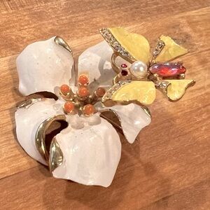 ART butterfly magnolia floral trembler vintage brooch pin 1950s